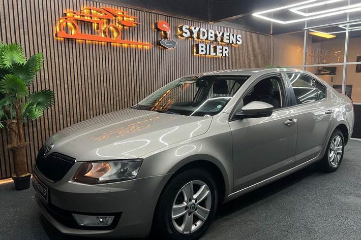 undefined Skoda Octavia fra 2014 set udefra