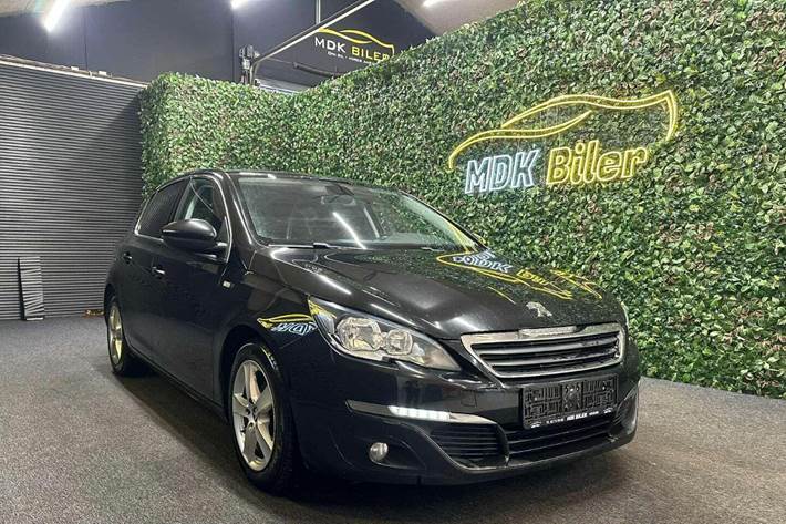 undefined Peugeot 308 fra 2016 set udefra