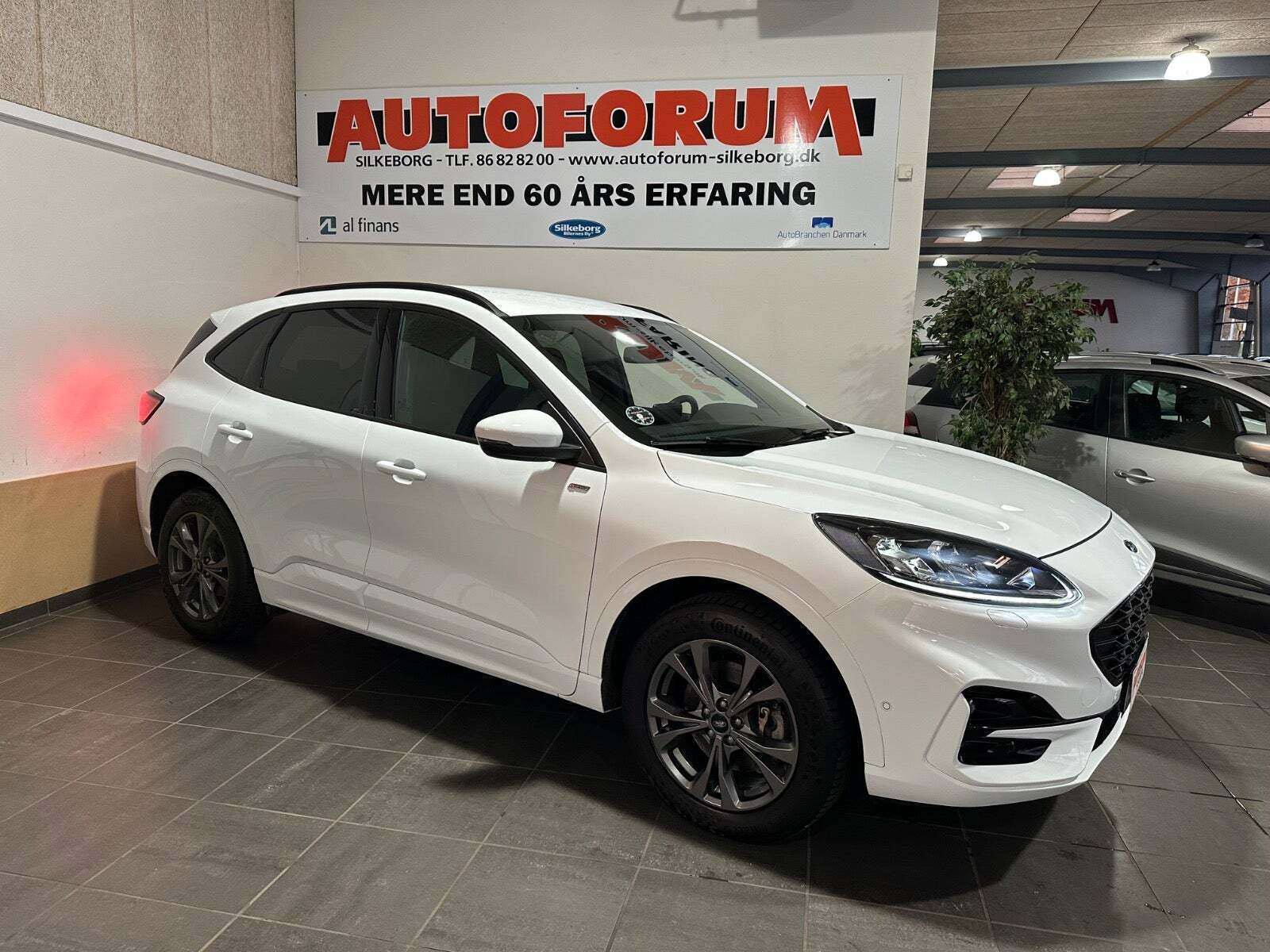 Ford Kuga 2,5 PHEV ST-Line X CVT