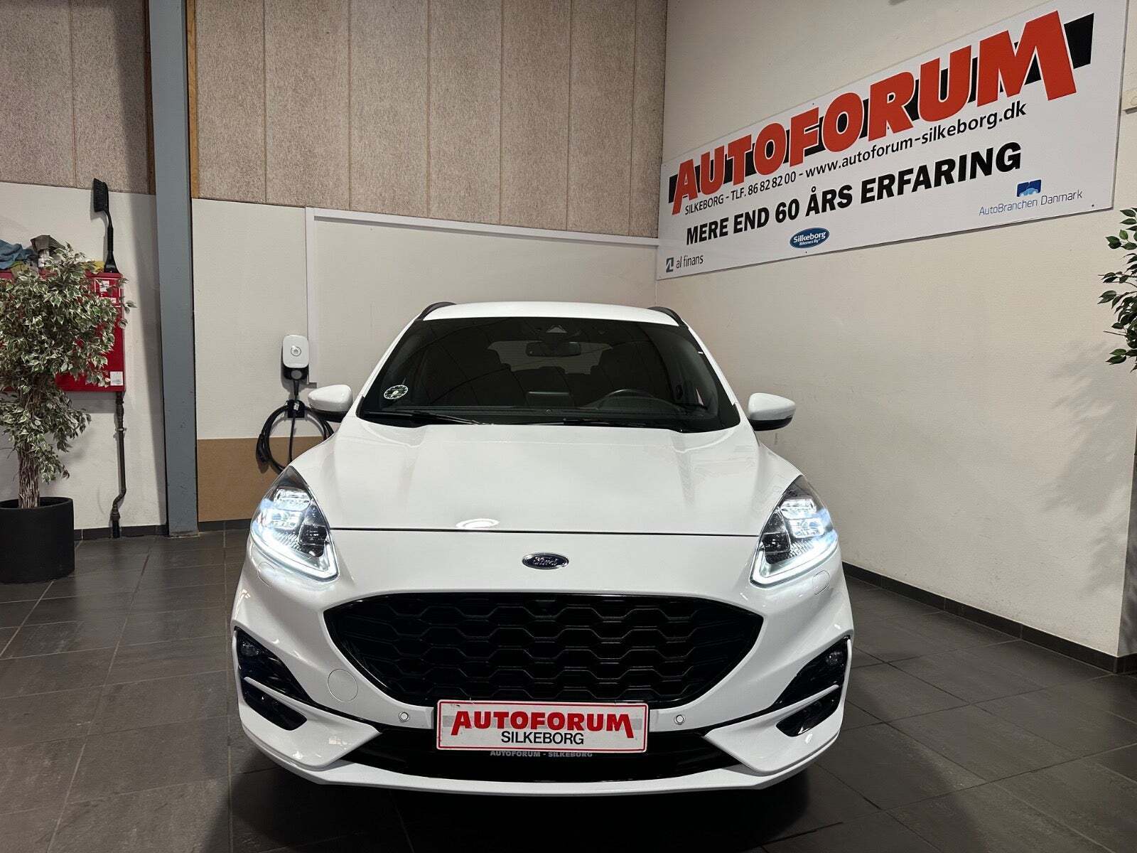 Ford Kuga 2,5 PHEV ST-Line X CVT