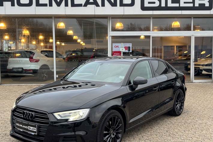 Sort Audi A3 fra 2017 set udefra