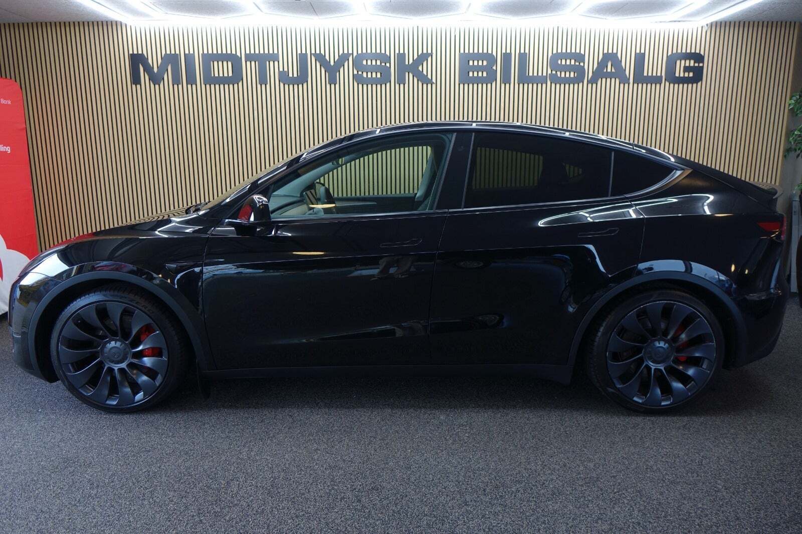 Tesla Model Y Performance AWD