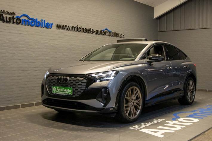 Grå Audi Q4 e-tron fra 2023 set udefra