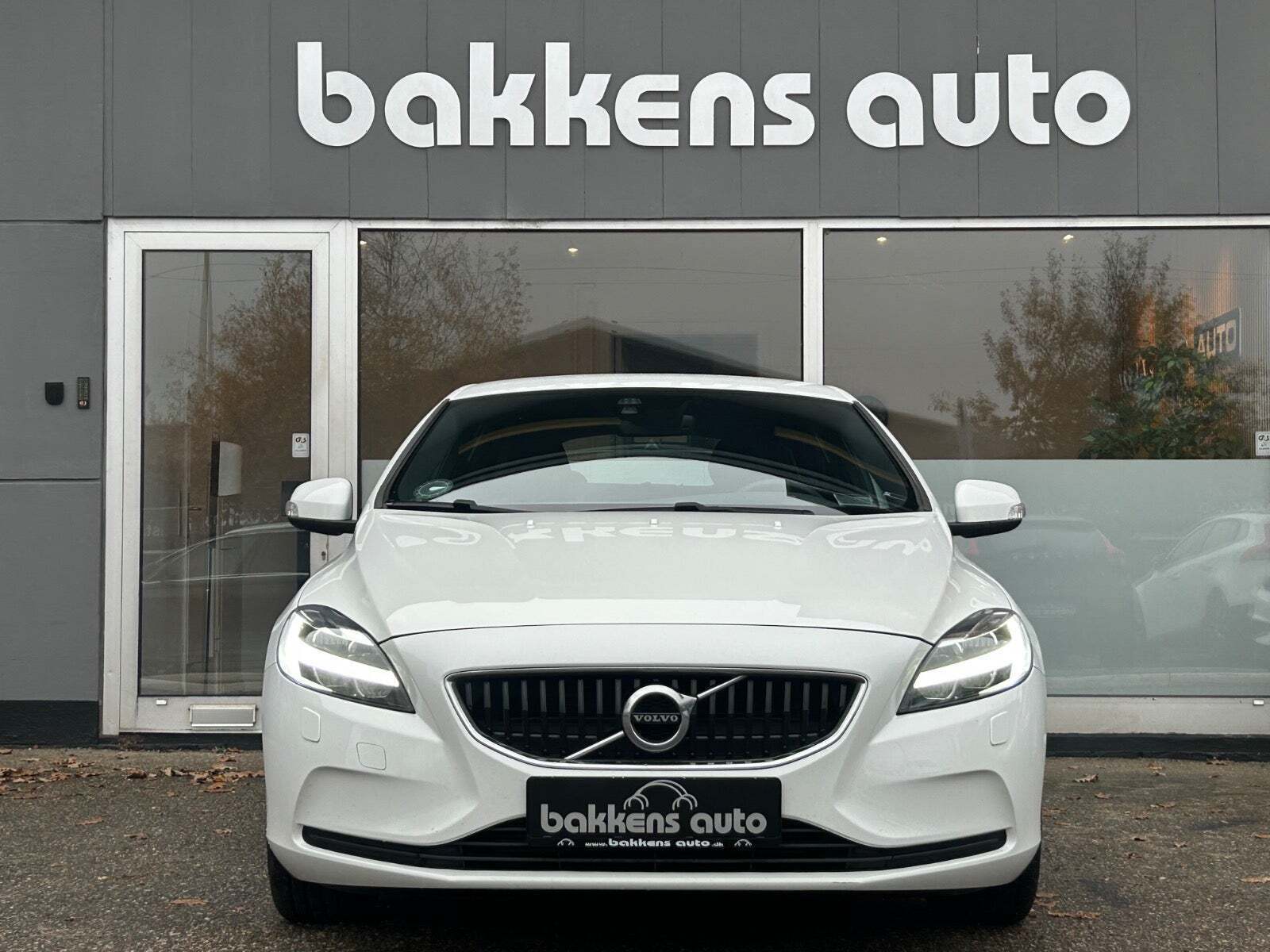Volvo V40 2,0 T3 152 Momentum