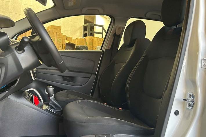 Hvid Renault Captur fra 2018