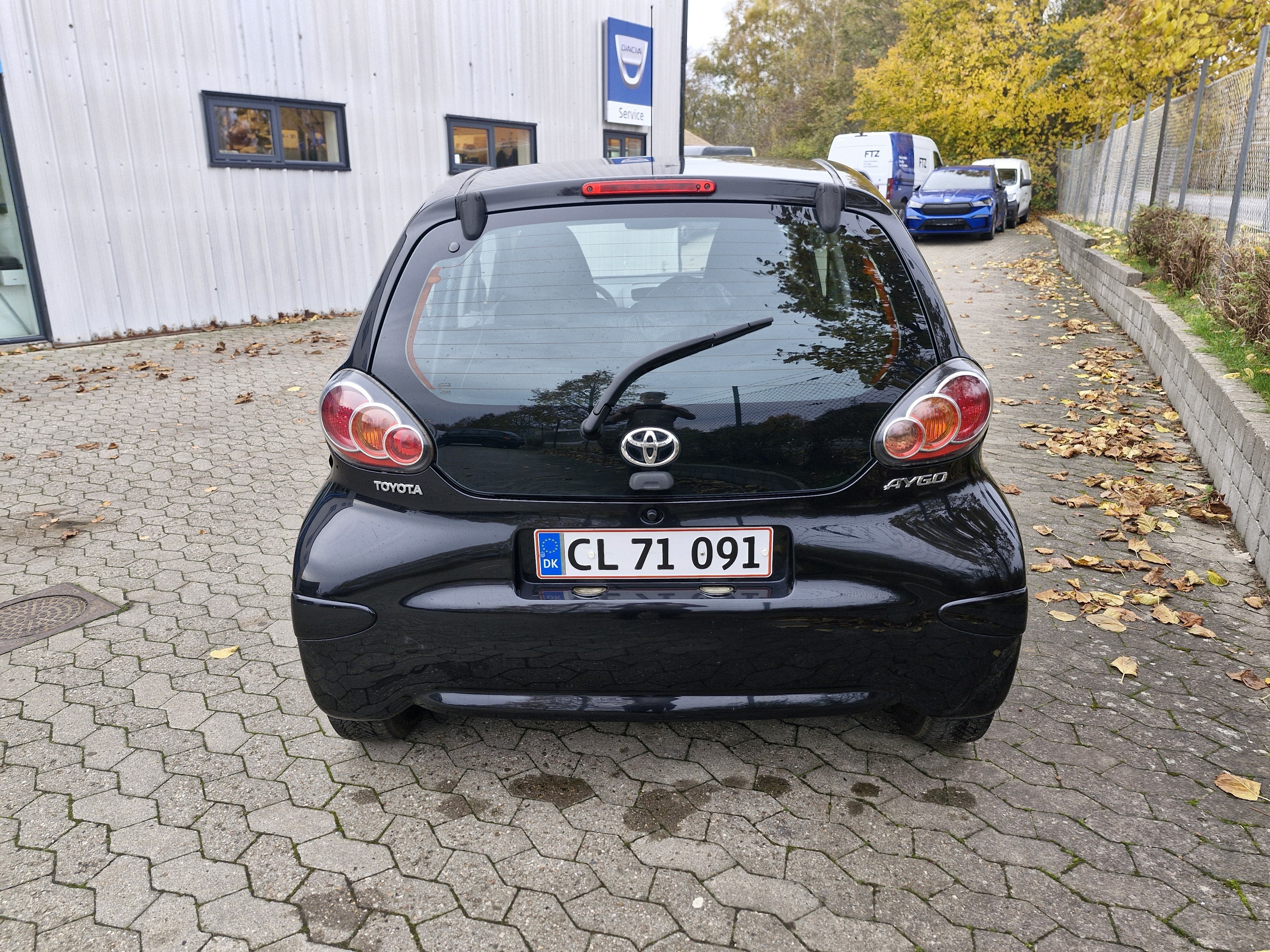 Sort Toyota Aygo 1,0 fra 2009