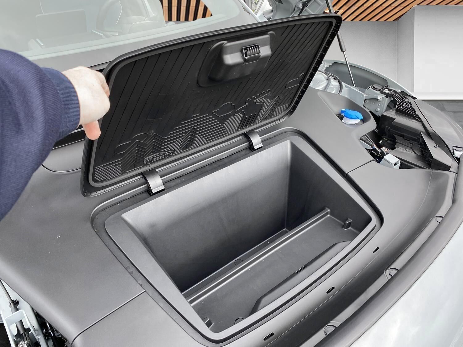 Grå Volvo EX30 fra 2025