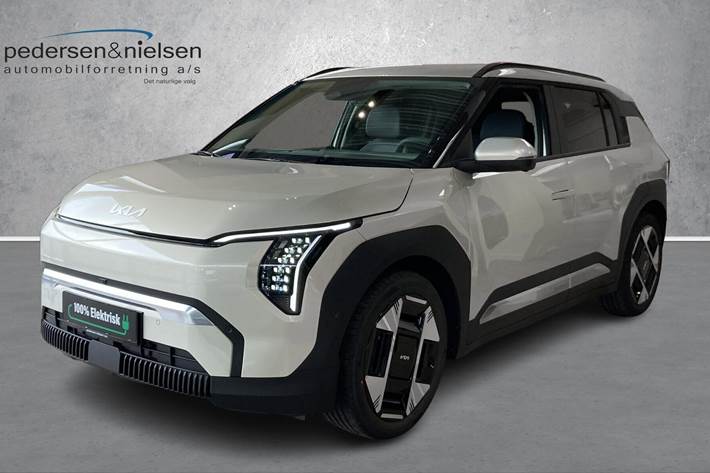 Grå Kia EV3 fra 2026 set udefra