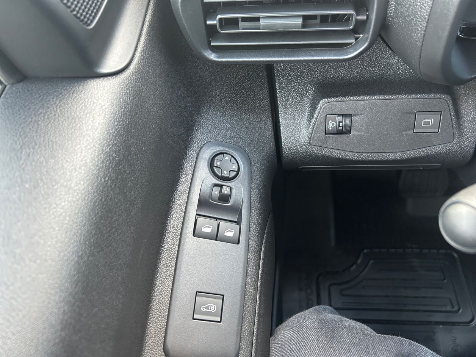 Hvid Toyota ProAce City fra 2025