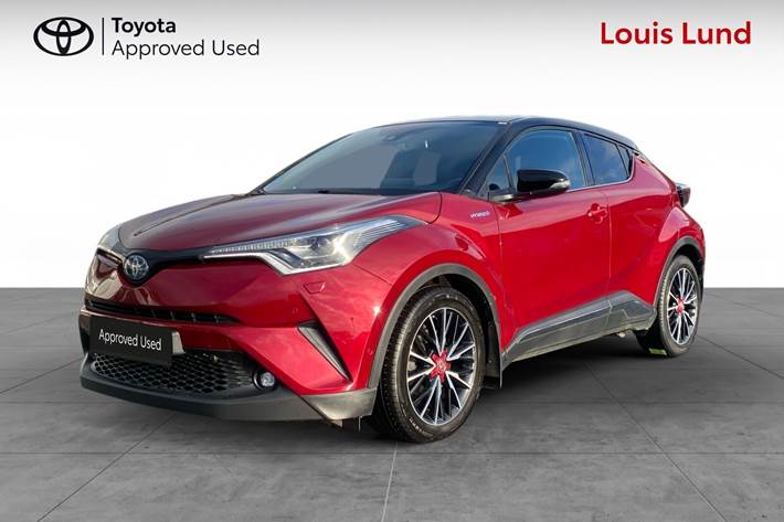 Rød Toyota C-HR fra 2018 set udefra
