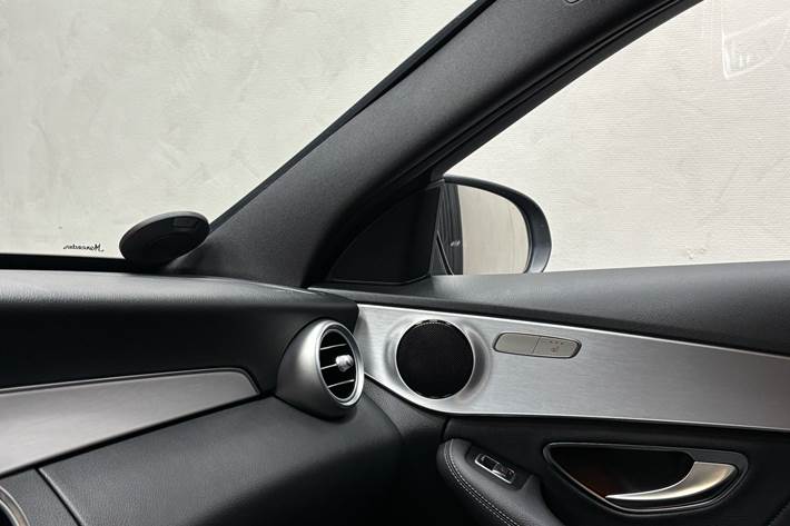 Grå Mercedes C300 d fra 2019