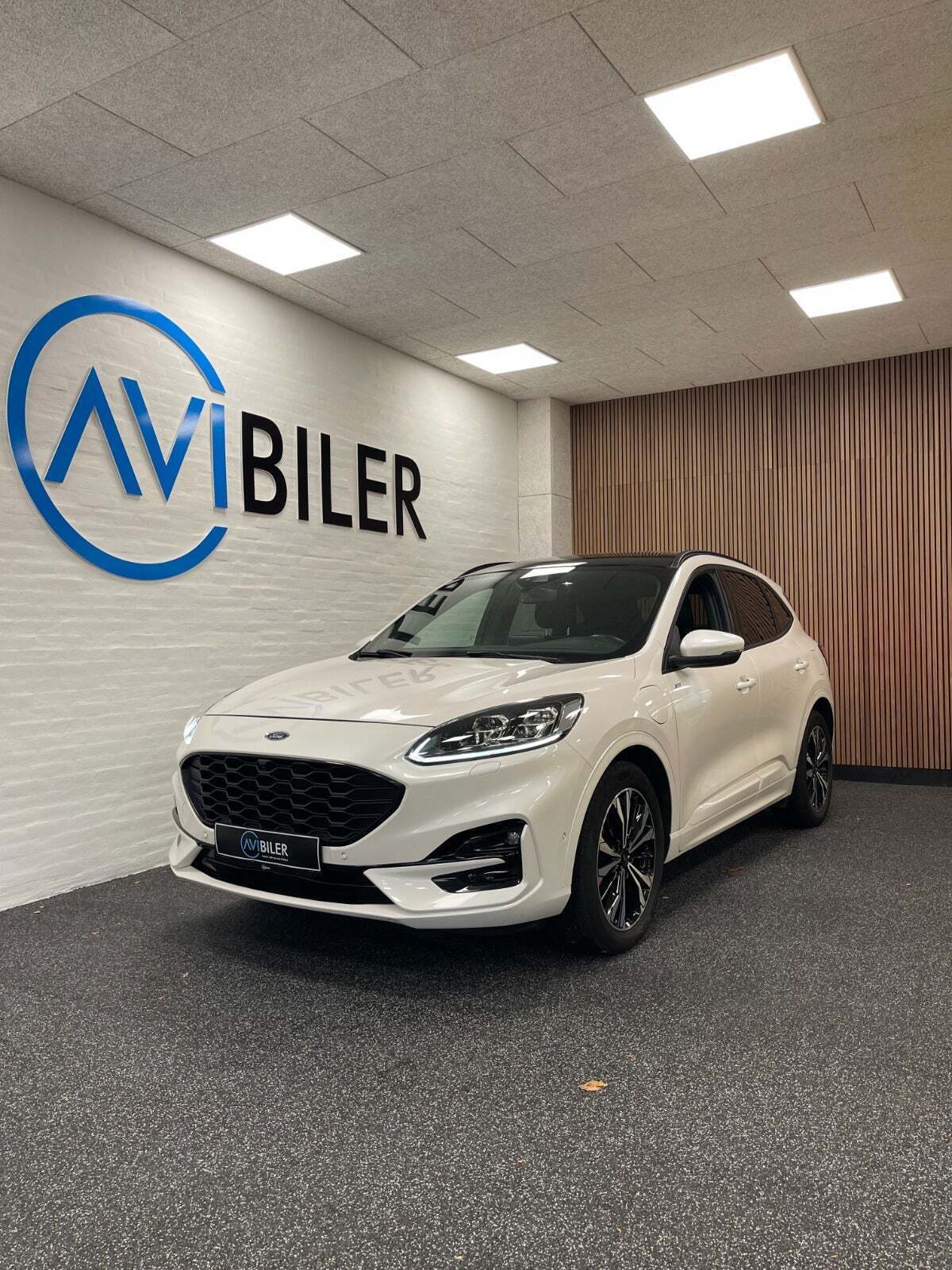 Ford Kuga 2,5 PHEV ST-Line X CVT