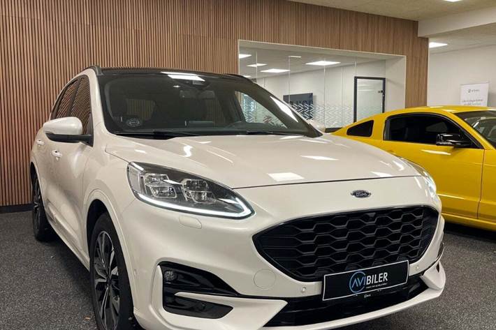 Hvid Ford Kuga fra 2021