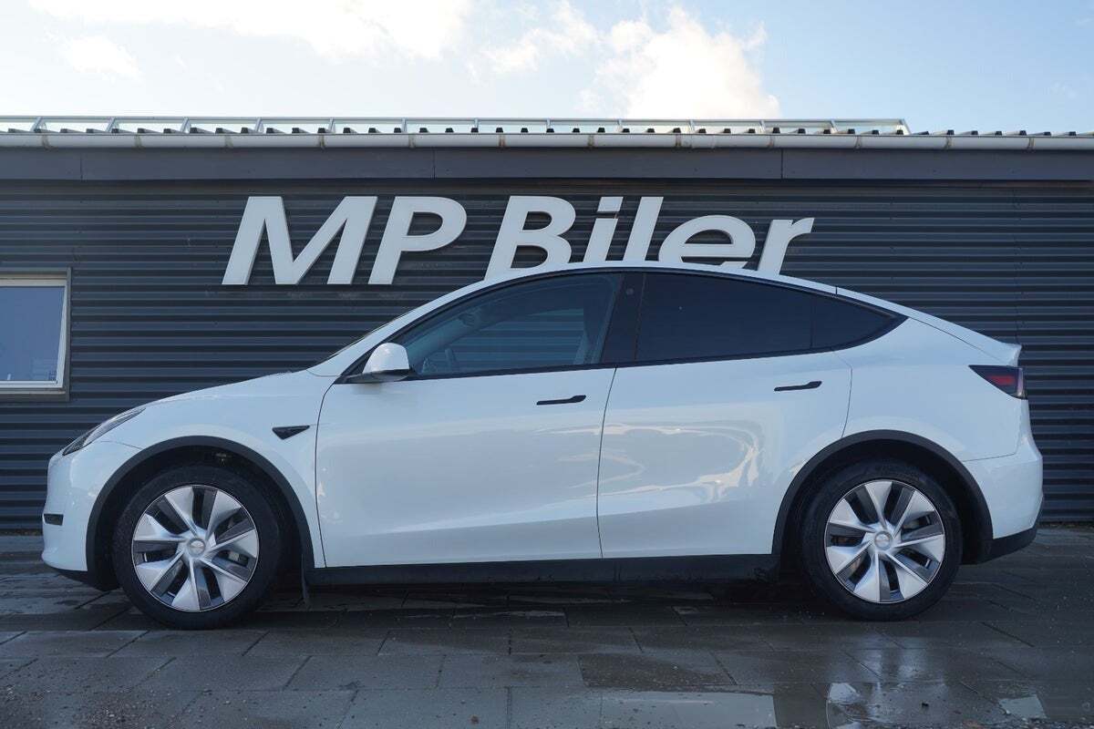 Tesla Model Y Long Range AWD