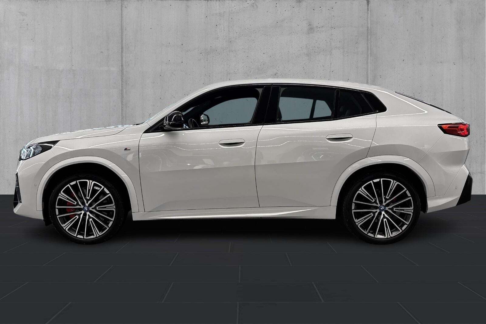 BMW iX2 xDrive30 M-Sport