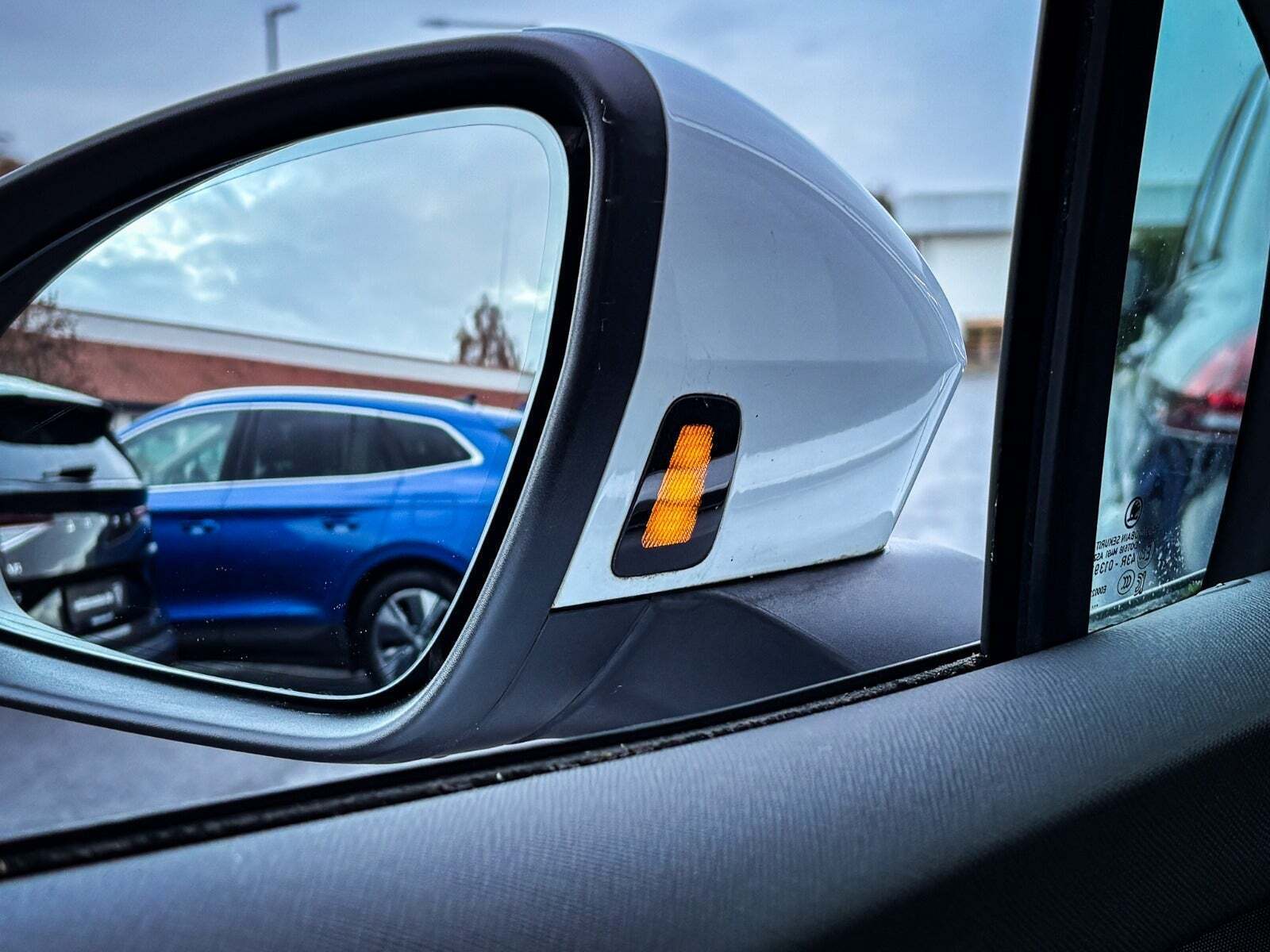 Hvid Skoda Enyaq fra 2021