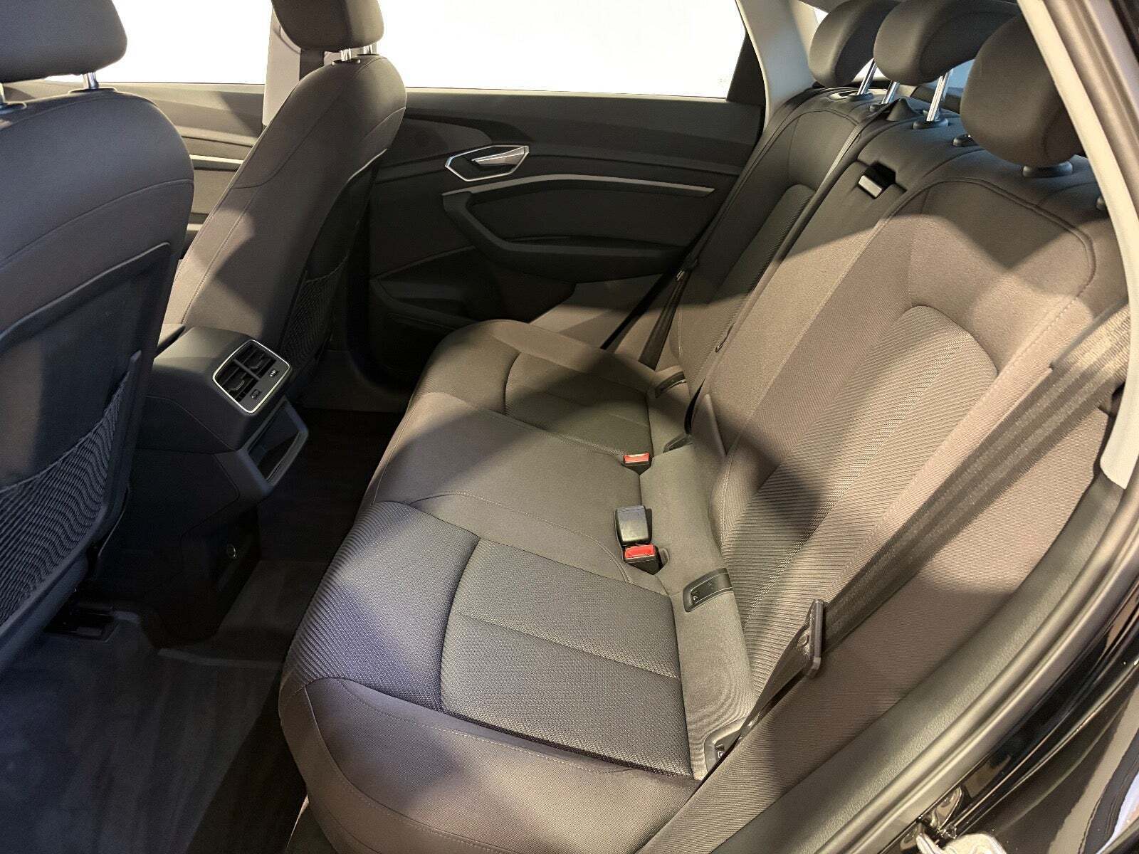 Sort Audi e-tron fra 2021