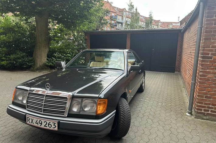 undefined Mercedes 300 CE fra 1988