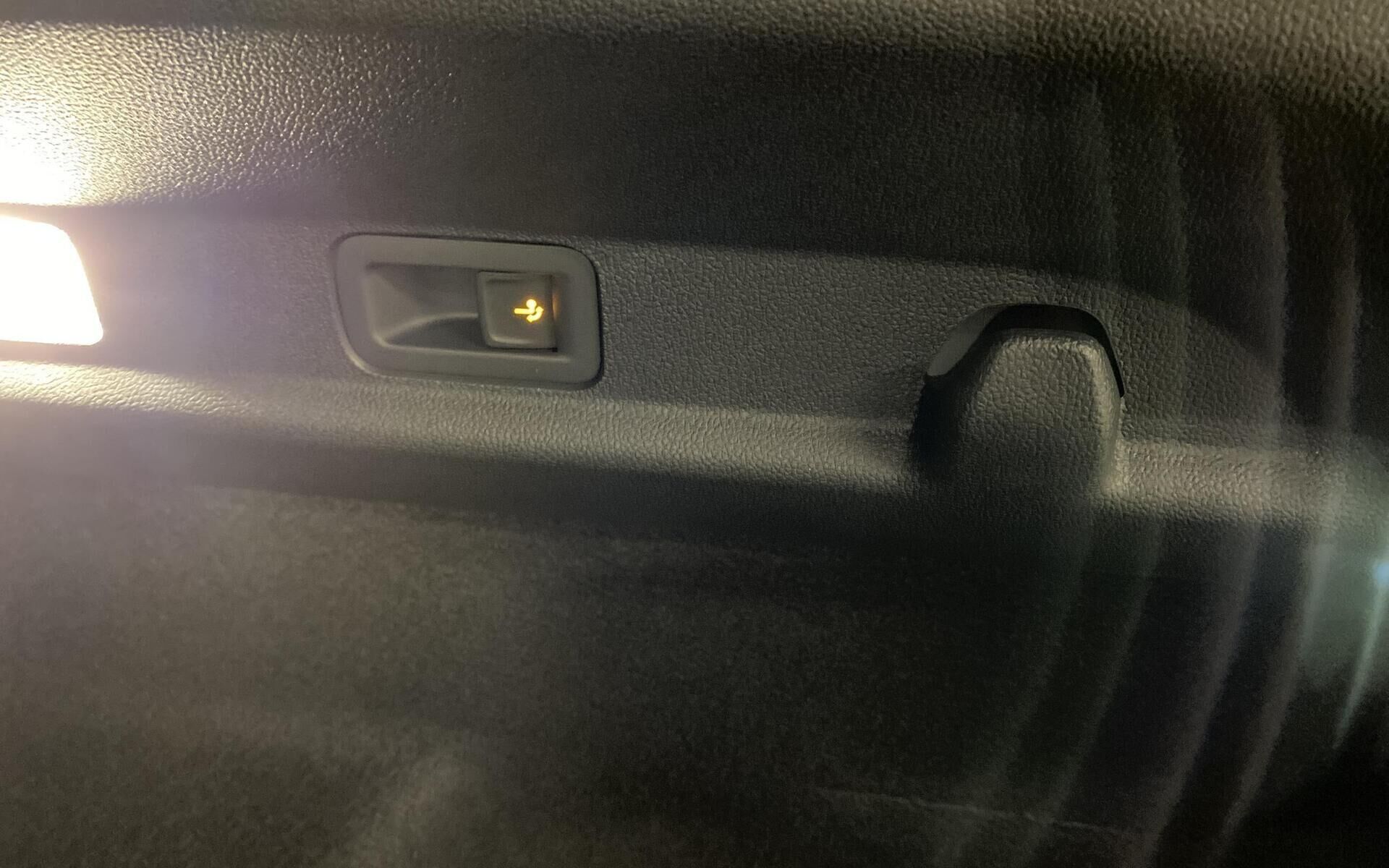 Hvid Ford Capri fra 2025