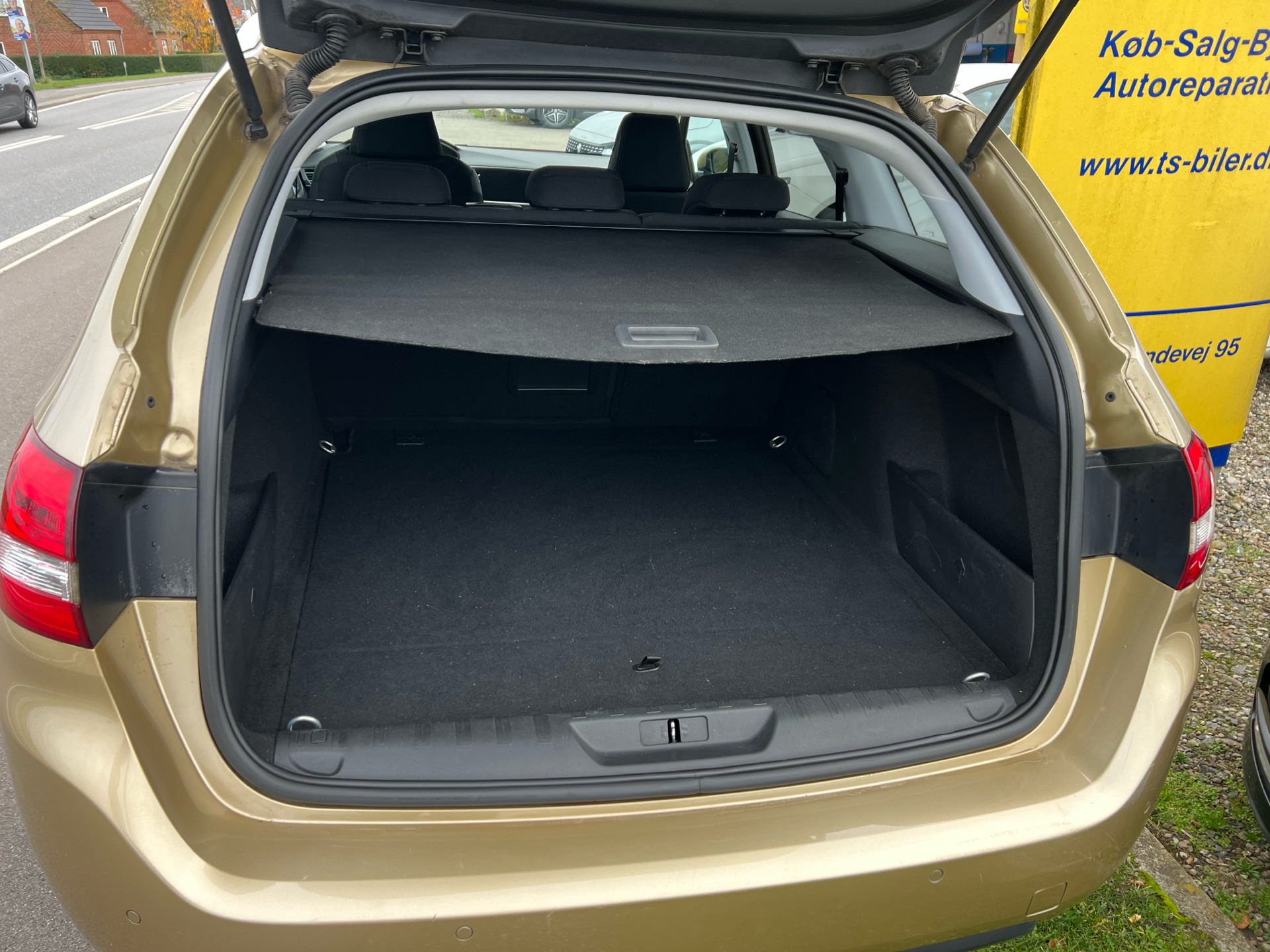 Peugeot 308 1,6 SW BlueHDi Prestige 120HK Stc