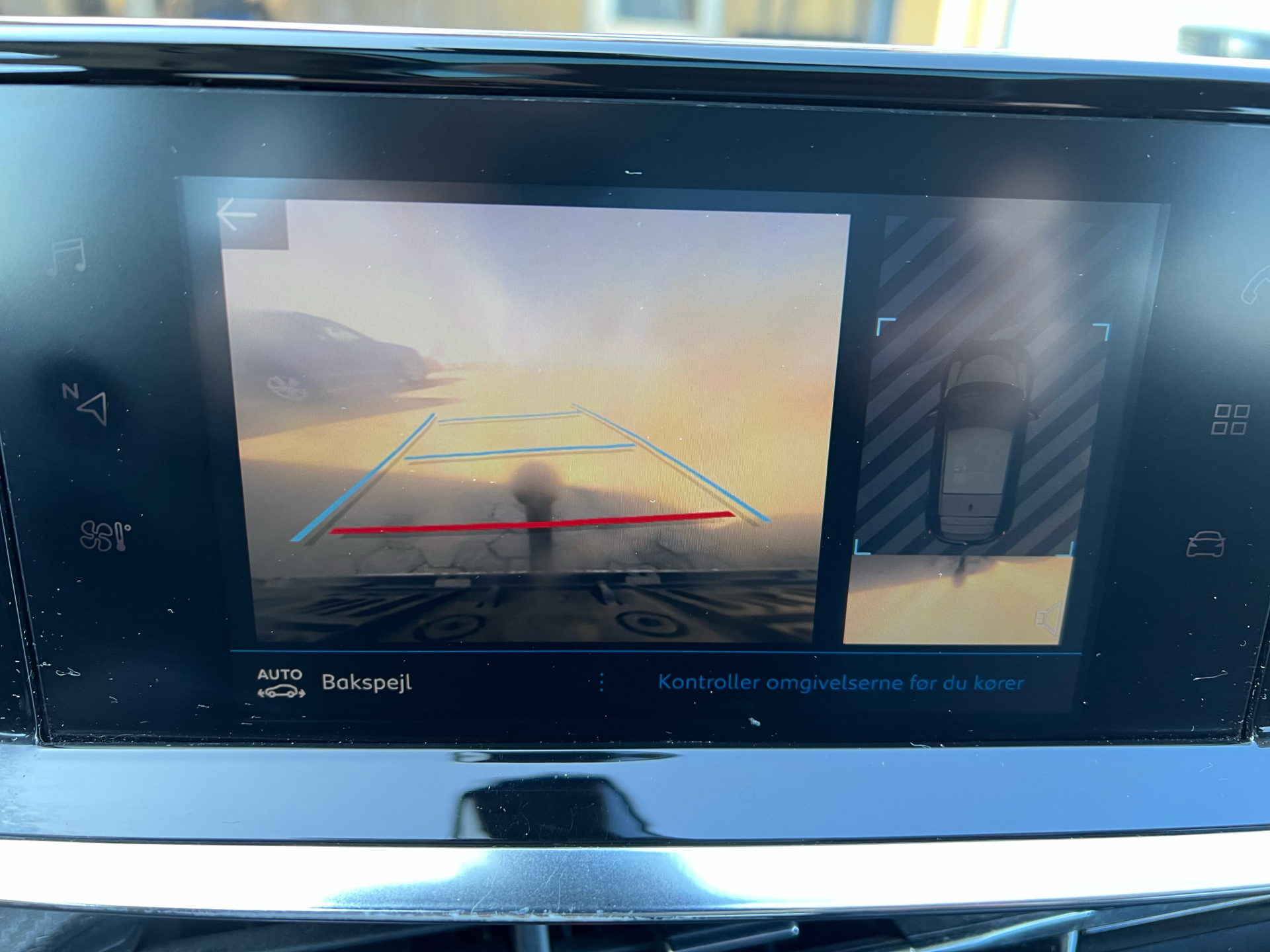 Sølv Peugeot 208 fra 2020