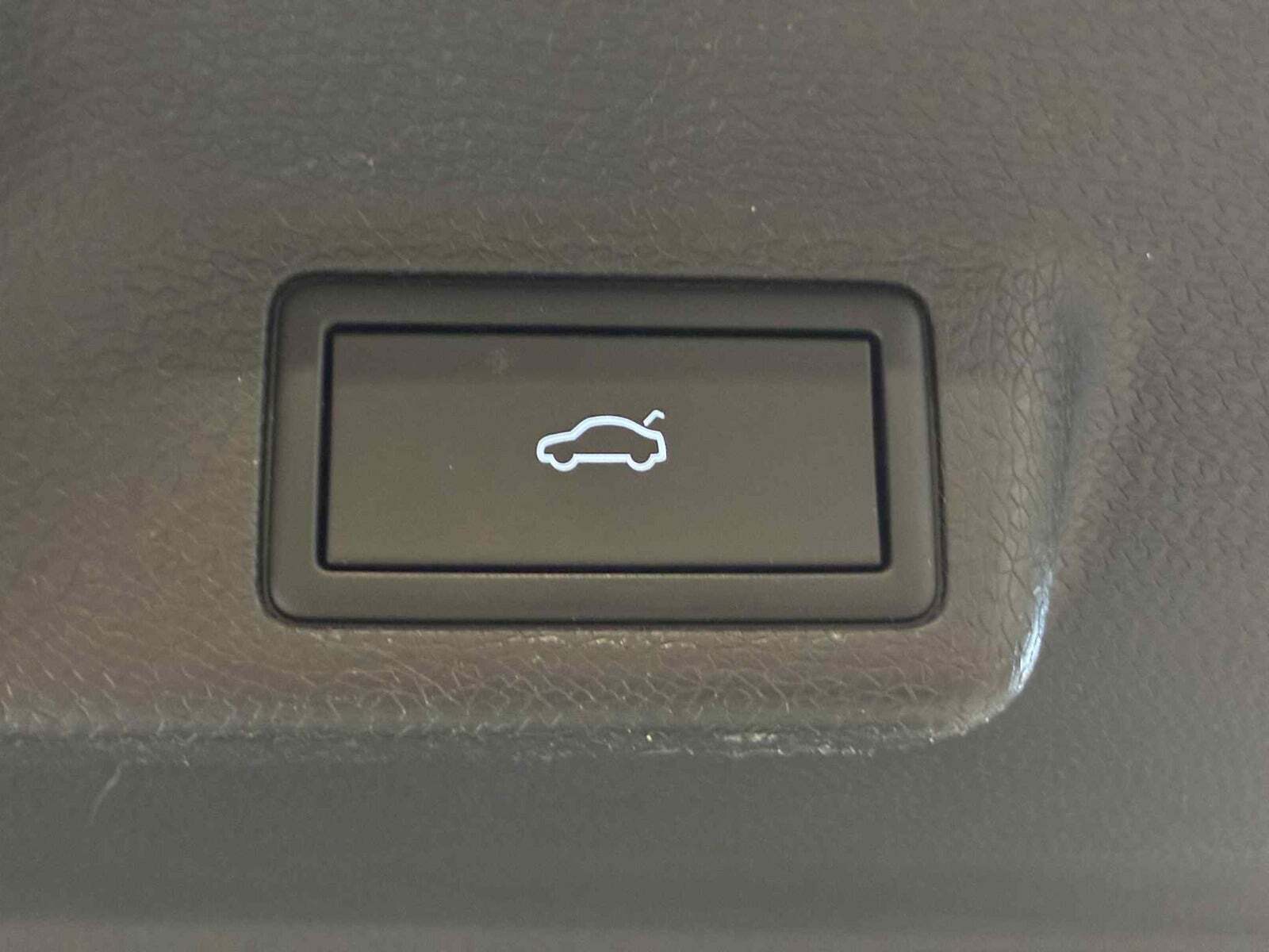 Gul VW ID.Buzz fra 2023