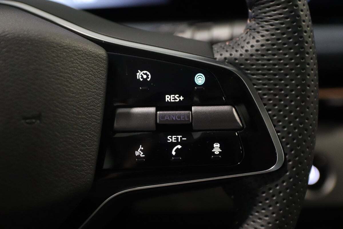 Nissan Ariya 87 Evolve Van