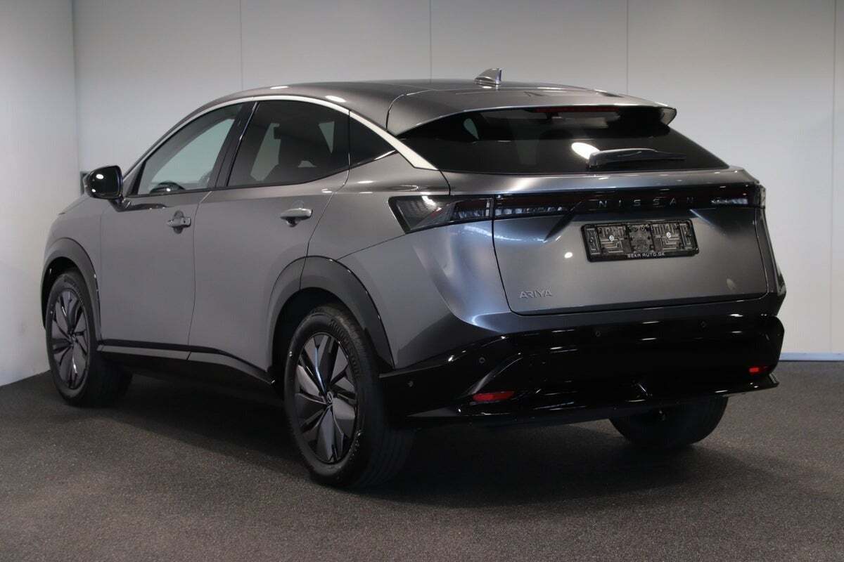 Nissan Ariya 87 Evolve Van