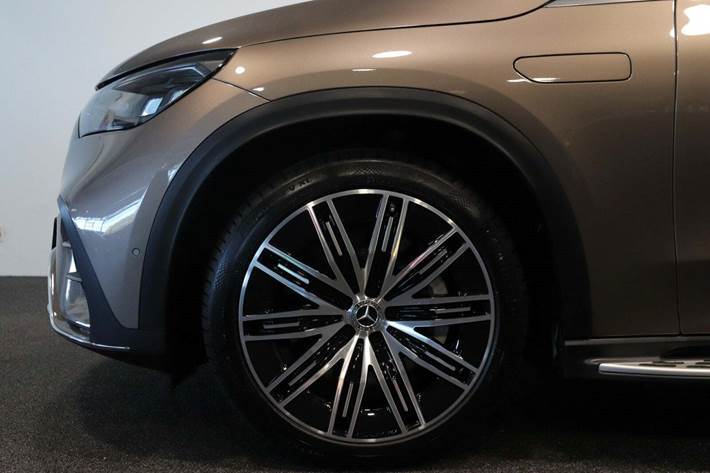 Brun Mercedes EQE350 SUV fra 2024