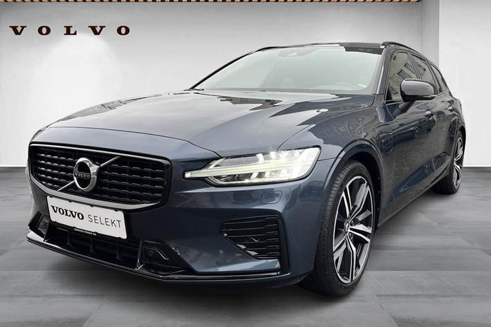 Blå Volvo V60 fra 2021 set udefra