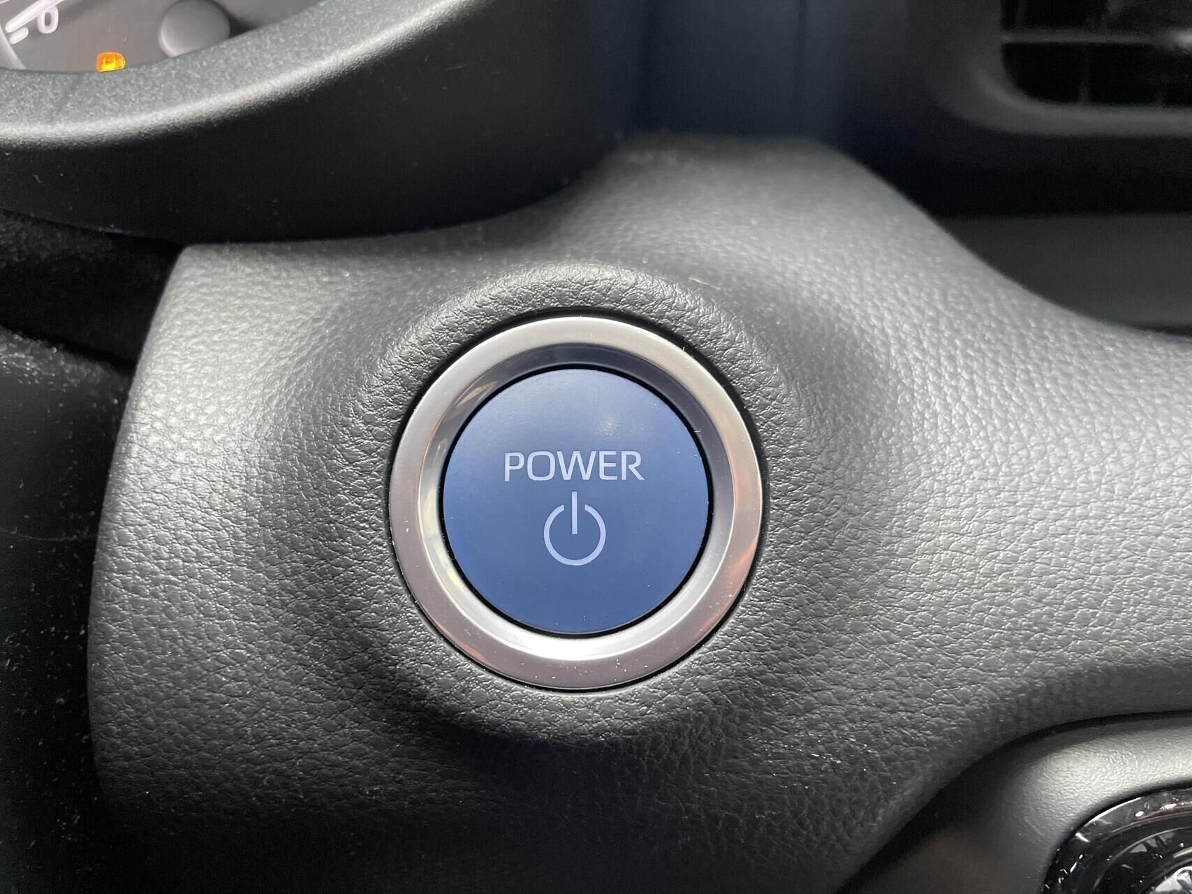 Sort Toyota Yaris fra 2021