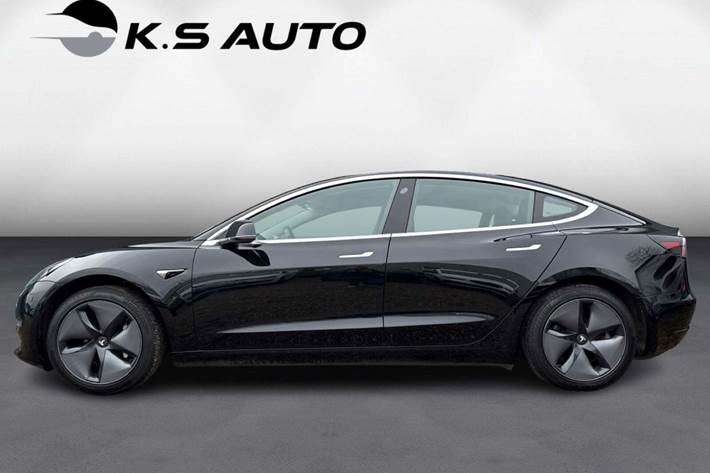 Sort Tesla Model 3 fra 2019