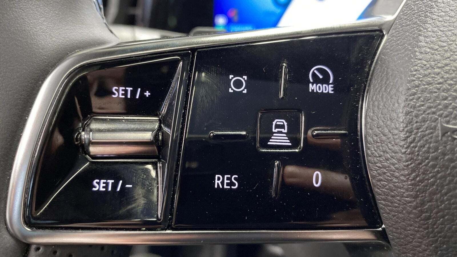 Grå Renault Scenic E-Tech fra 2025