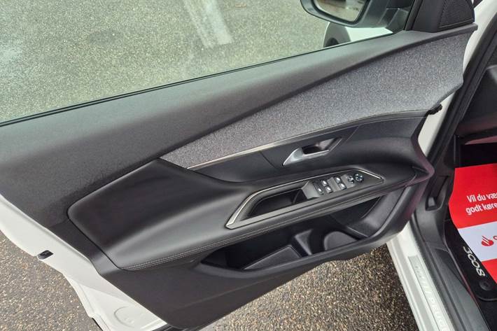 Hvid Peugeot 3008 fra 2018