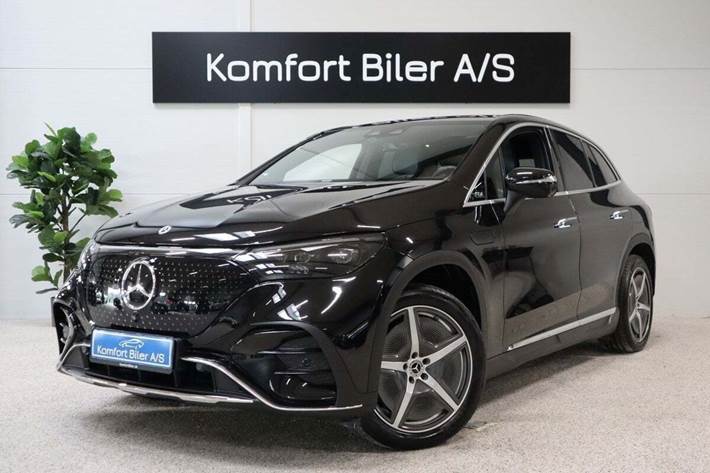 Sort Mercedes EQE350 SUV fra 2023 set udefra