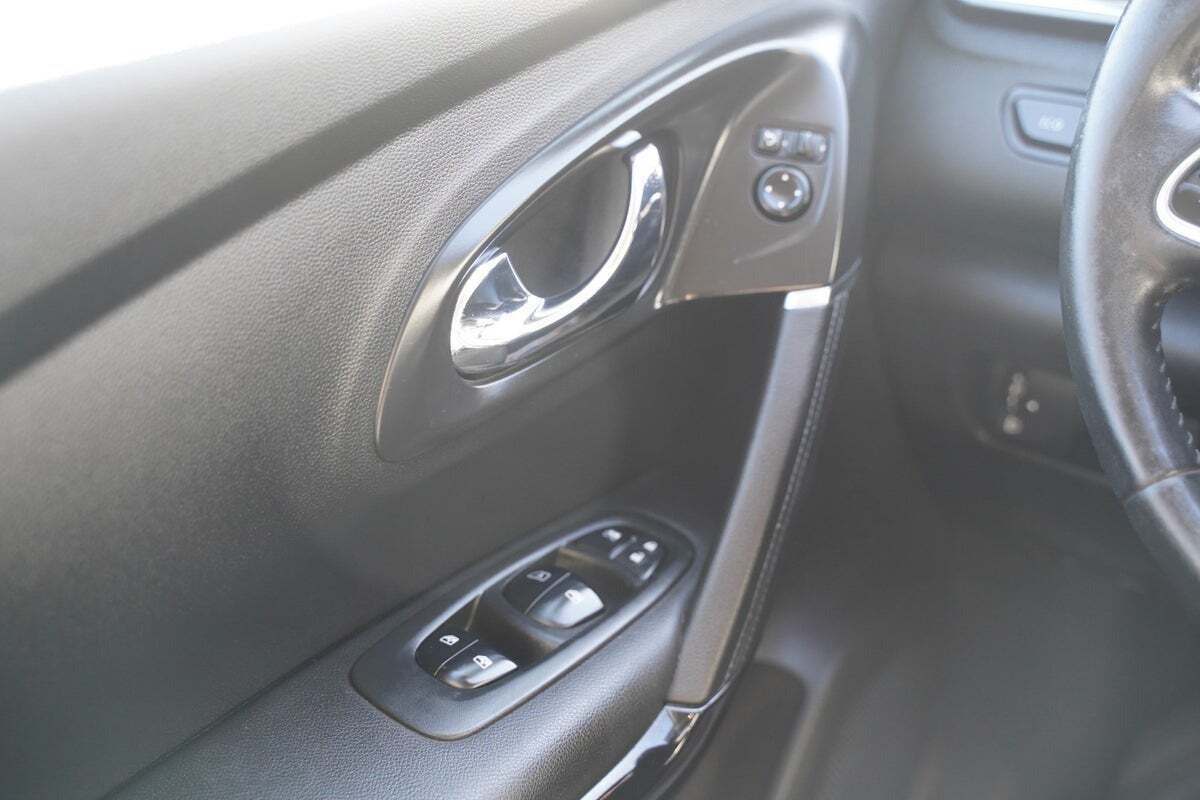 Sort Renault Kadjar fra 2016