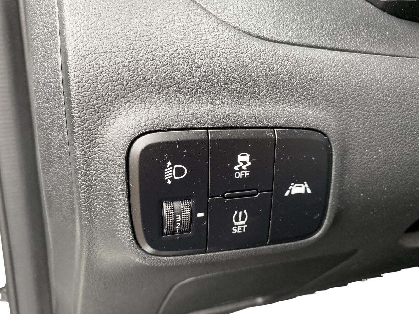 Hvid Hyundai i10 fra 2021