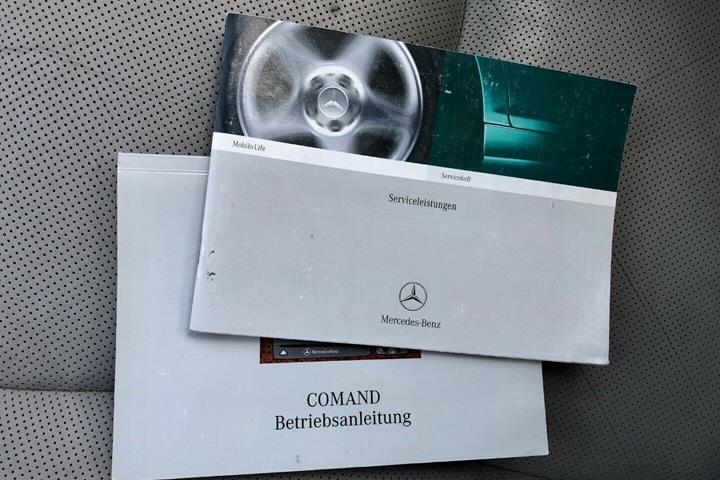 Beige Mercedes S320 fra 2002
