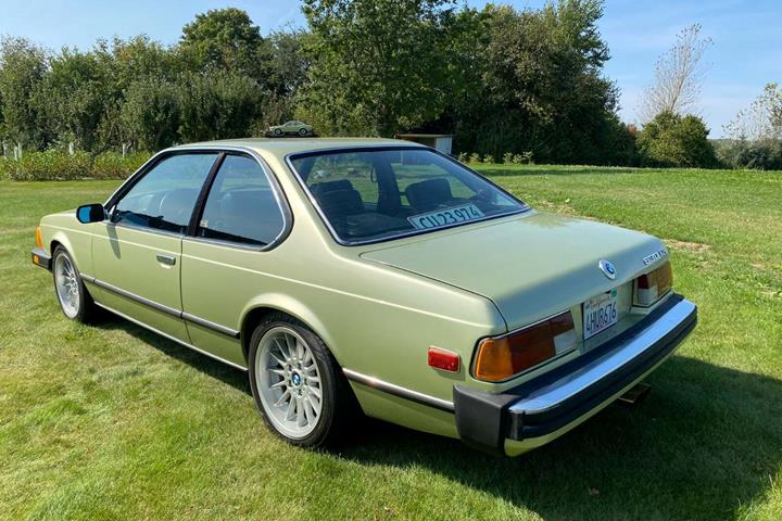 undefined BMW 630CSi fra 1977 set udefra