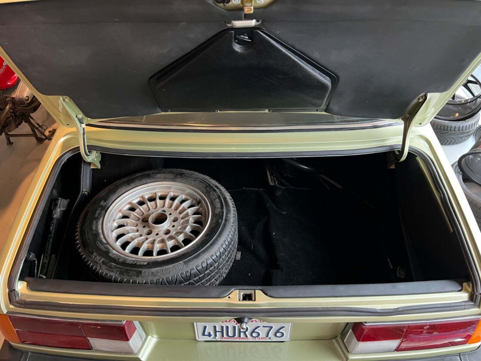 undefined BMW 630CSi fra 1977 set udefra