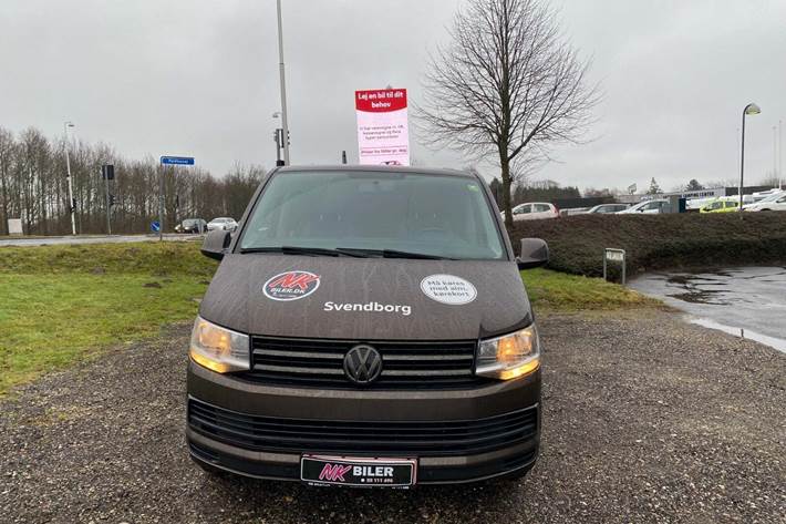 undefined VW Caravelle fra 2015 set udefra