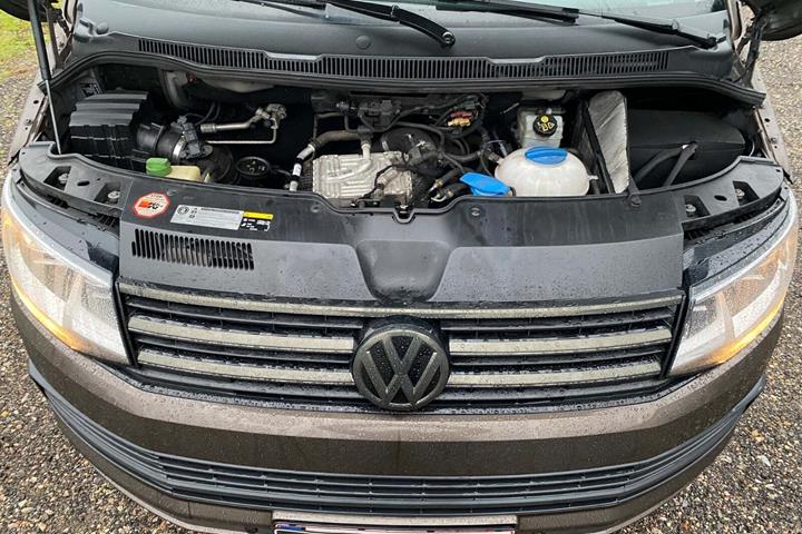 undefined VW Caravelle fra 2015 set udefra