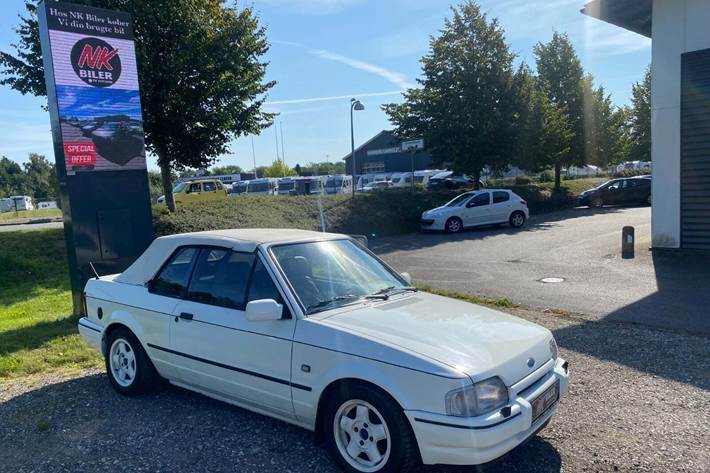 undefined Ford Escort fra 1989 set udefra