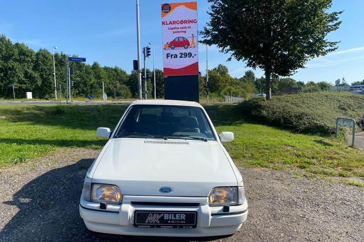 undefined Ford Escort fra 1989 set udefra