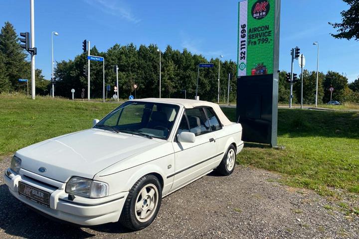 undefined Ford Escort fra 1989 set udefra
