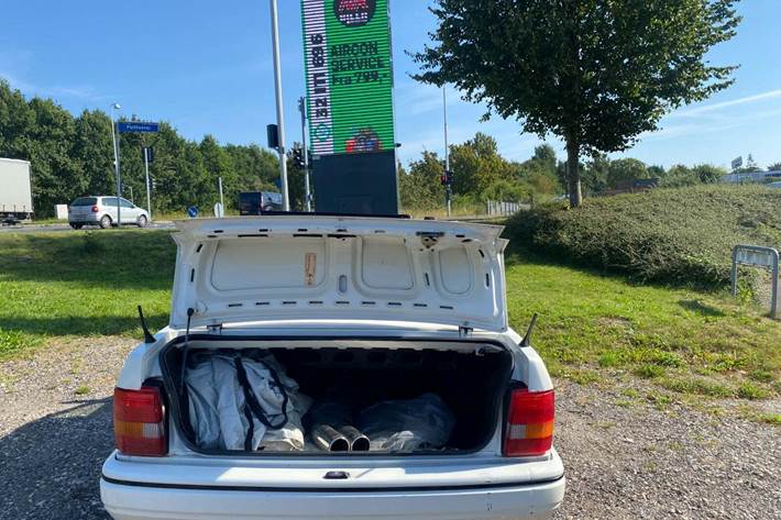 undefined Ford Escort fra 1989 set udefra