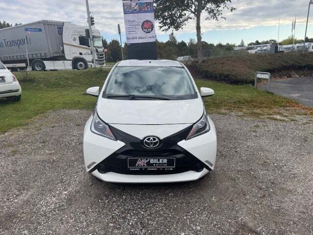 Toyota Aygo 1,0 VVT-i x-play x-touch