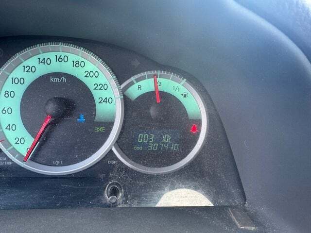 undefined Toyota Sportsvan fra 2010 set indefra