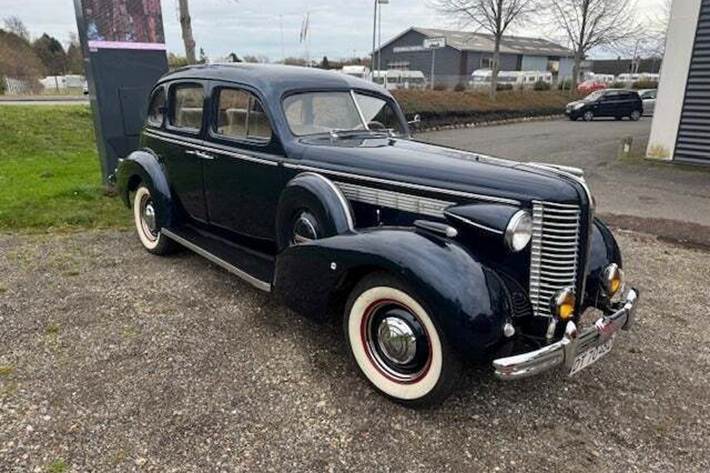 undefined Buick Special fra 1938 set udefra