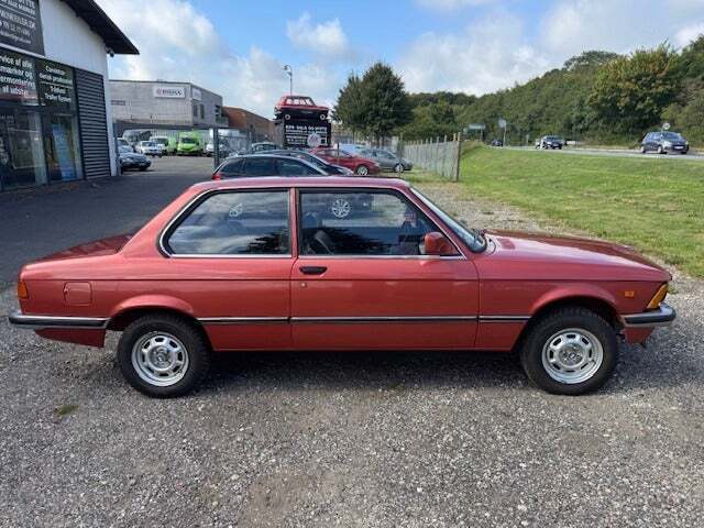 undefined BMW 315 fra 1981 set udefra